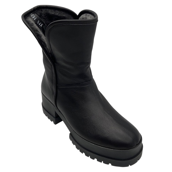ROBERT CLERGERIE BLACK LAMB SHEARLING LINED LUG SOLE FOLDOVER LEATHER BOOTS - Picture 1 of 10